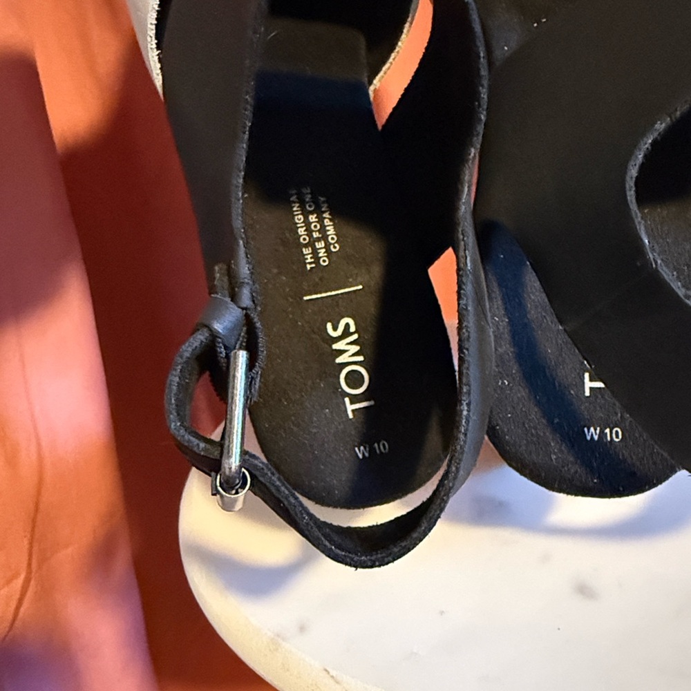 NWOT Toms Phoebe Clog Sandals Black and White Size 10 - Picture 4 of 6
